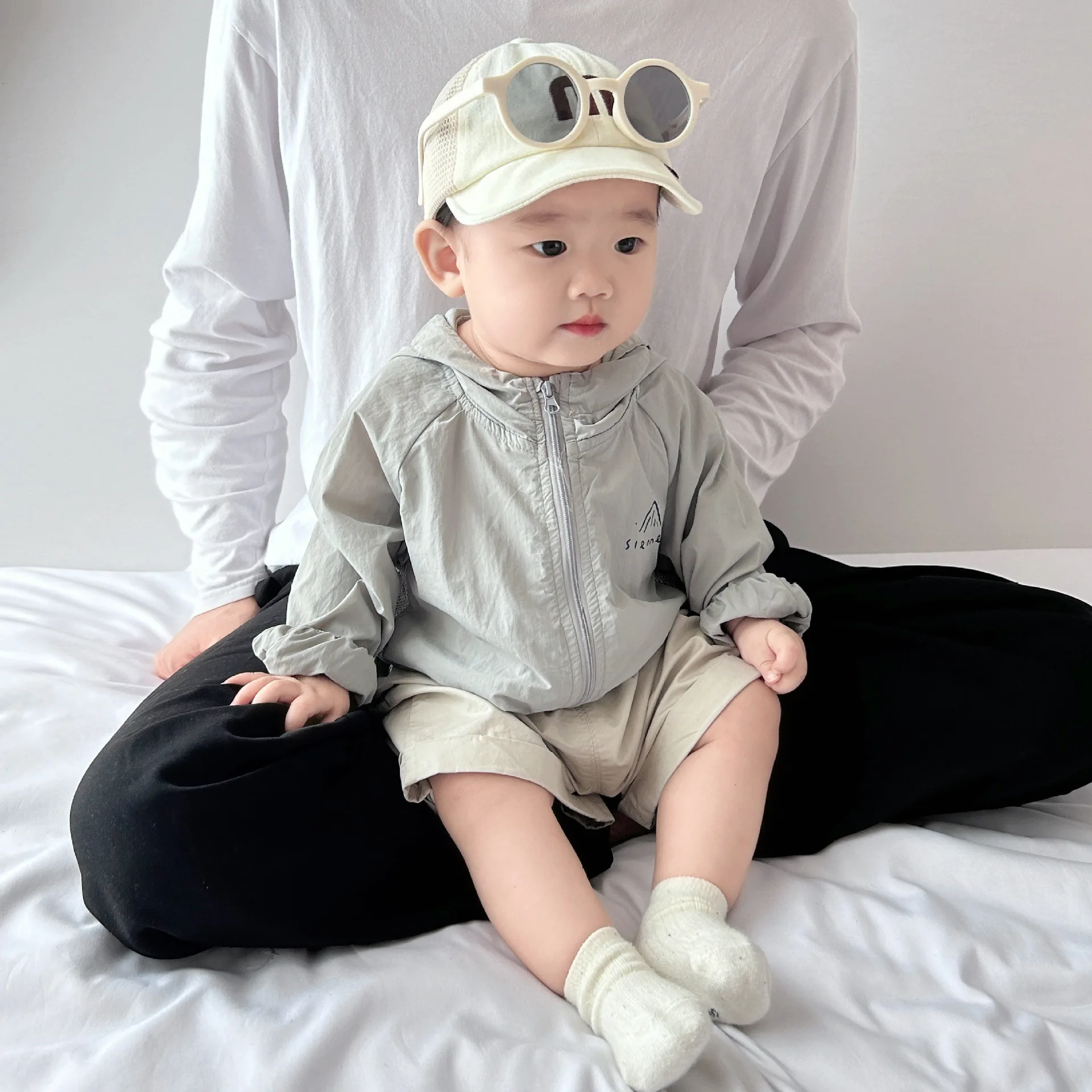 Abbigliamento sottile per protezione solare per bambini, abbigliamento climatizzato, giacca estiva con cappuccio traspirante resistente ai raggi UV per ragazzi 4