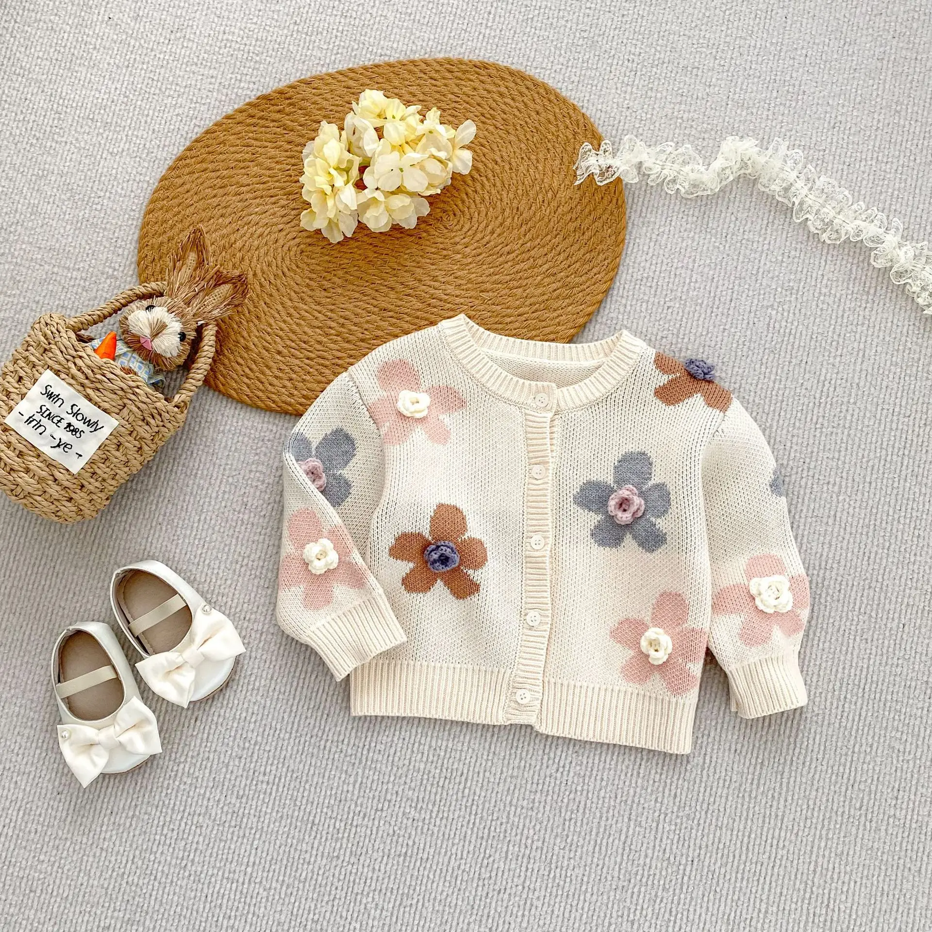 Nuovo abbigliamento per bambini primaverili e autunnali per 0-3 anni, cappotto lavorato a maglia jacquard a fiori per bambina, colletto tondo, cardigan a maniche lunghe 4