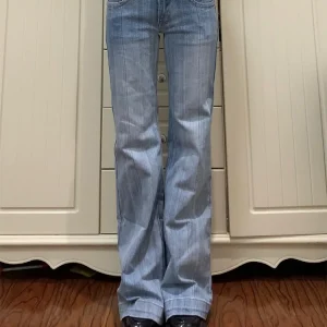 2025 Autunno Inverno Donna Vintage 2000s Pantaloni in denim svasati a vita bassa Y2k Streetwear giapponese Jeans bootcut Baggy Bell Bottom Nuovo in 1