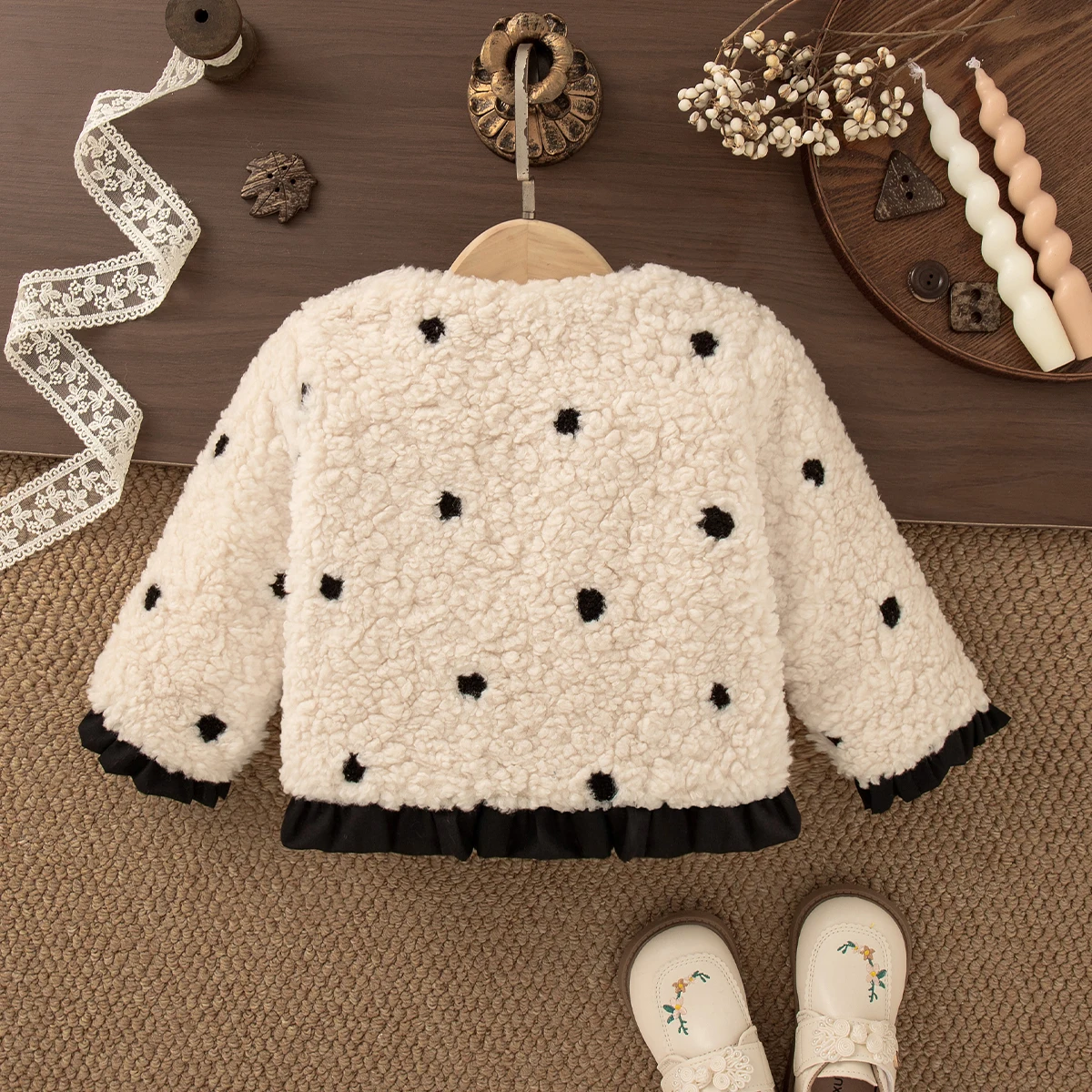 Cappotto da bambina autunno inverno Cappotto in peluche a maniche lunghe in pizzo nero a pois stile coreano per costume caldo alla moda per ragazze 3