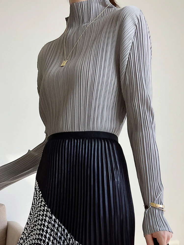 Miyake Top a maniche lunghe a pieghe Autunno 2025 Inverno Moda coreana Donna Dolcevita classico tinta unita T-shirt casual elegante 3