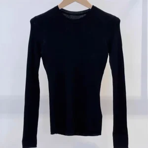 2025 Autunno delle nuove donne tinta unita slim-fit lavorato a maglia top girocollo manica lunga femminile semplice T-shirt maglieria 1