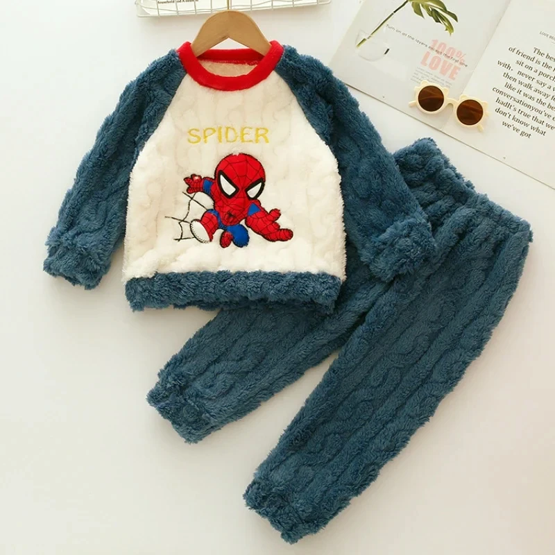 Abbigliamento invernale per bambini Marvel Set di indumenti da notte per ragazzi Flanella spessa manica lunga Set caldo Pigiama Due pezzi Abbigliamento per bambini Spiderman 2