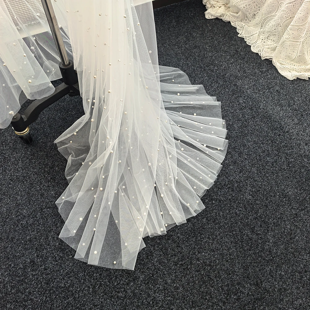 Scialle con strascico lucido di lusso - Personalizzazione di perle fatte a mano - Morbido tulle pregiato 4