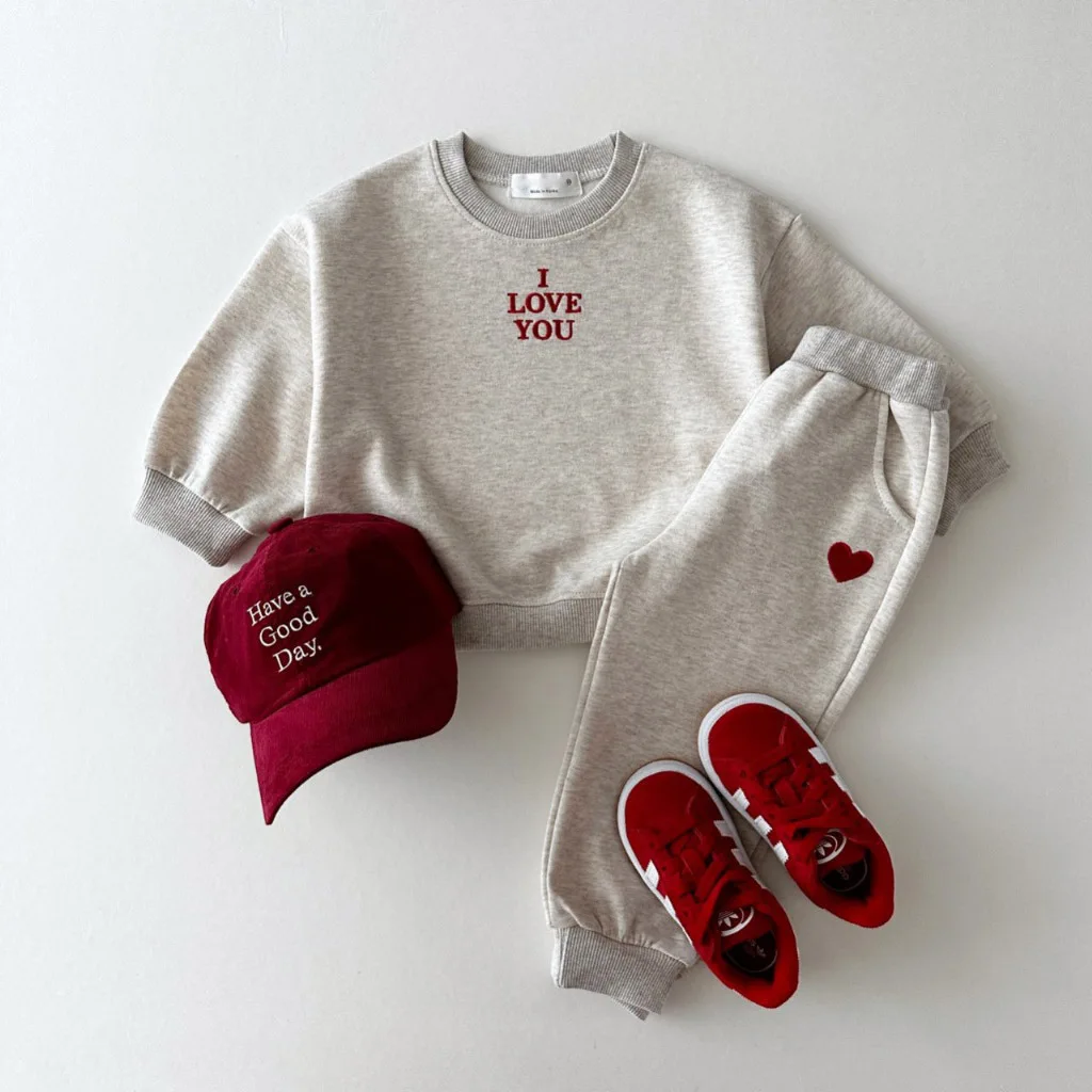 Set da bambino primaverile coreano da 0 a 6 anni, lettera ricamata in cotone, comoda felpa con cappuccio, abbigliamento sportivo casual per bambini, set da due pezzi 3