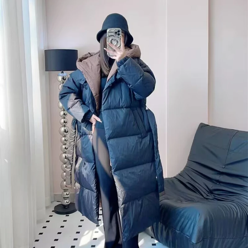 Piumino lungo da donna, cappotto ampio con cappuccio, piumino caldo con design in vita con lacci, due pezzi finti, moda invernale, nuovo, 2024 3