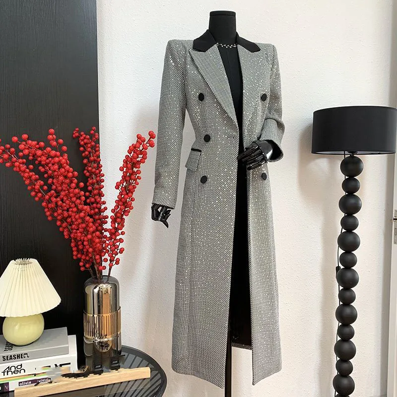 Temperamento Vento Lungo Trench femminile 2025 Autunno Inverno Nuova vita che dimagrisce sopra il ginocchio Moda Trench da donna di alta qualità H292 2