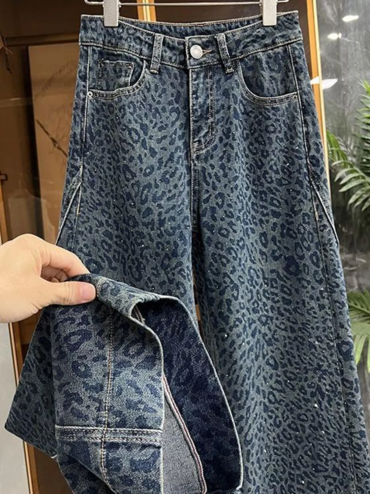 Donna 2025 Autunno Inverno Retro Stampa leopardata Jeans larghi Donna Vita alta Pantaloni casual Donna Pantaloni lunghi in denim a gamba larga L583 1
