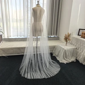 Scialle con strascico lucido di lusso - Personalizzazione di perle fatte a mano - Morbido tulle pregiato 1