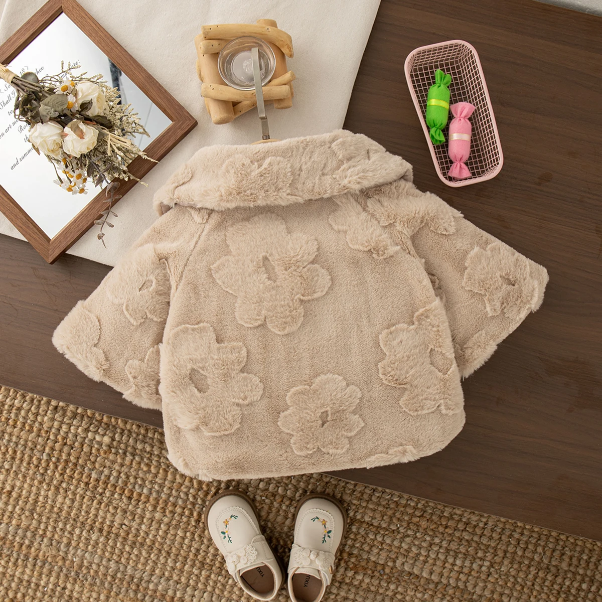 Abbigliamento invernale per bambina Cappotto scialle da ragazza caldo foderato in shearling tinta unita Adorabile colletto con fiocco Capispalla per bambino 5