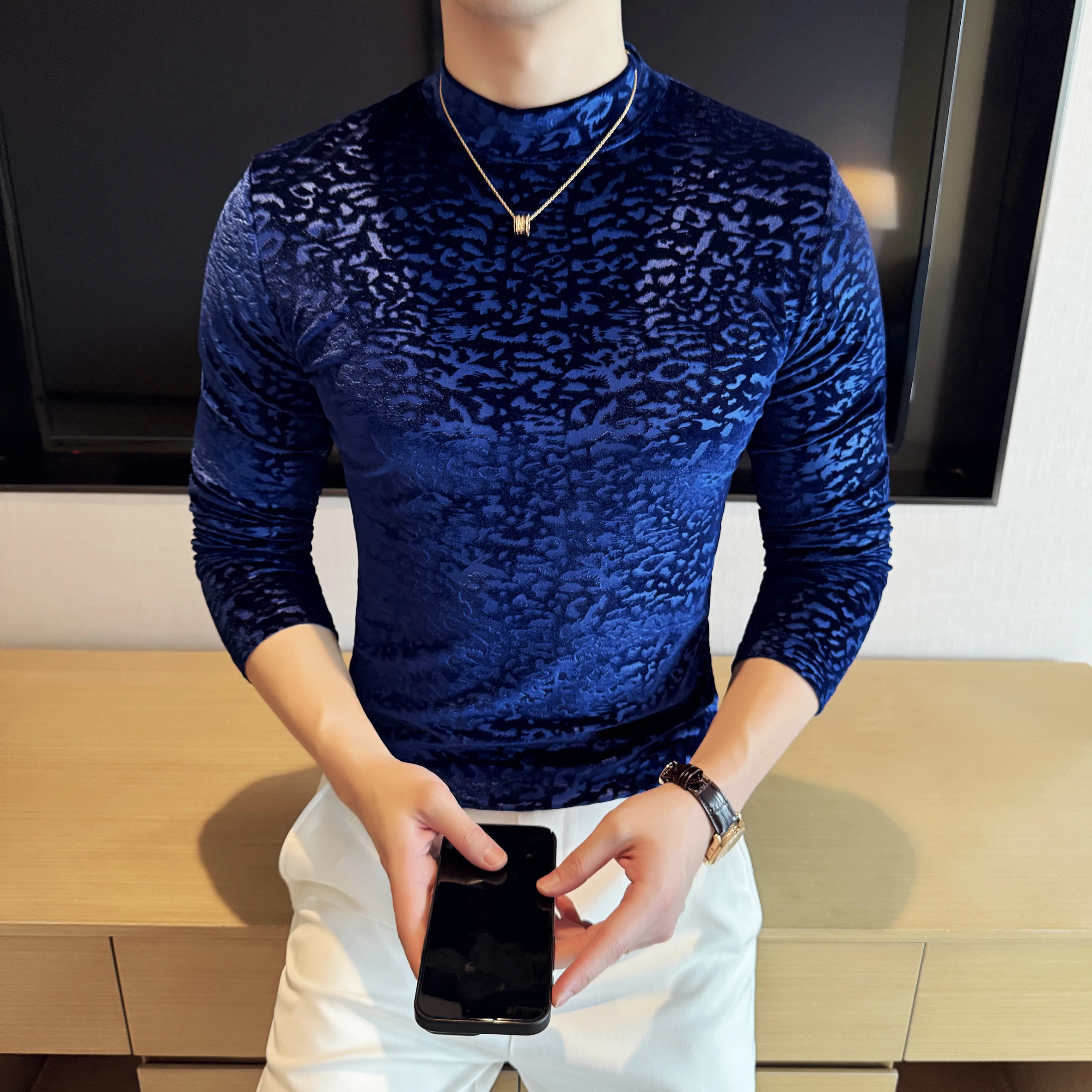 2025 Autunno e Inverno Nuovi Uomini Della Stampa Del Leopardo Jacquard Collo Semi Alto A Maniche Lunghe T-Shirt Da Uomo Sottile T-shirt di Velluto Abbigliamento da Uomo 4