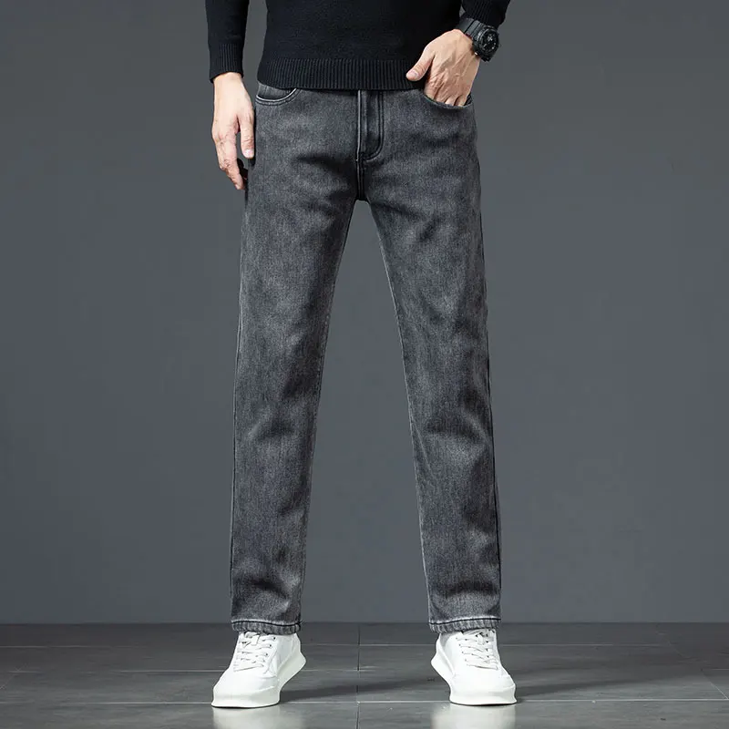 Jeans in pile da uomo invernali 2025 ispessito velluto caldo pantaloni in denim dritti larghi comodi pantaloni classici neri grigi di marca 5