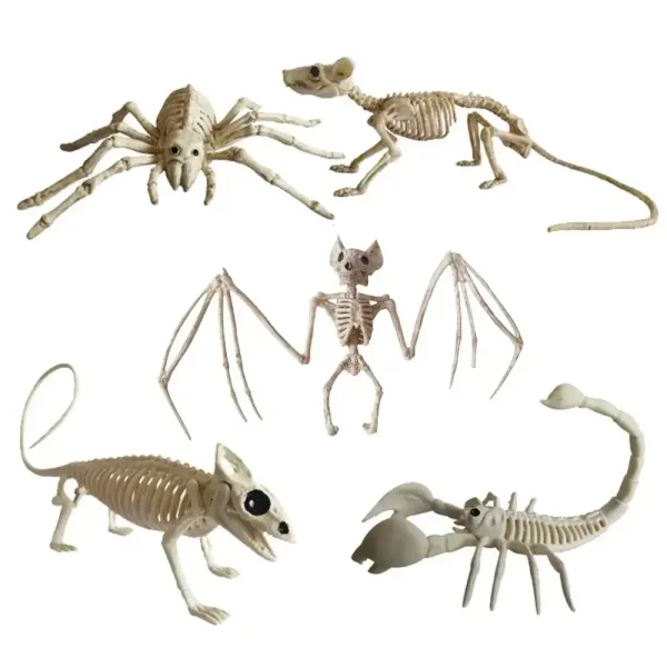Decorazioni di Halloween: oggetti di scena scheletro realistici con pipistrelli e scorpioni, ossa di animali in plastica per case stregata, bar e scherzi 2