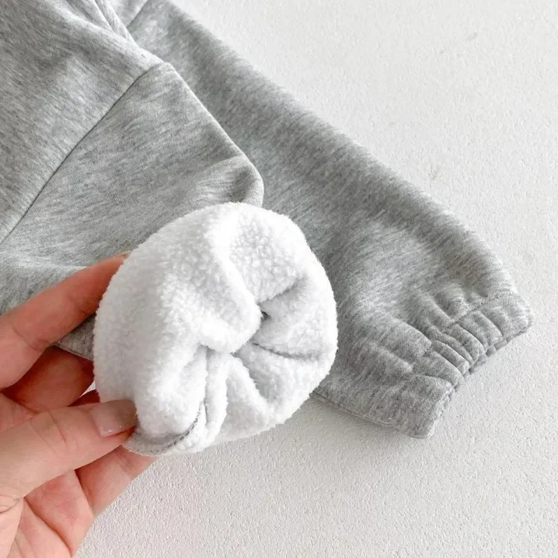 Inverno Baby Boy 2 pezzi Set di vestiti in velluto solido in pile per bambini Mezza cerniera Set gonna in pelliccia + pantaloni da jogging Ragazze Tuta sportiva 6