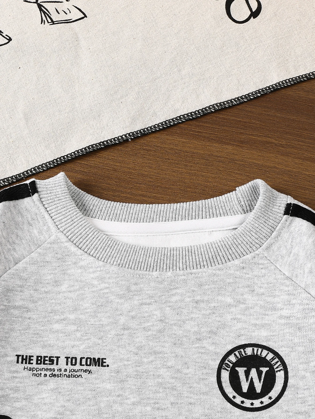 @Nuovi set di felpe con stampa di lettere casual per bambini e ragazzi per bambini, vestiti alla moda per bambina, tuta morbida a maniche lunghe e 6