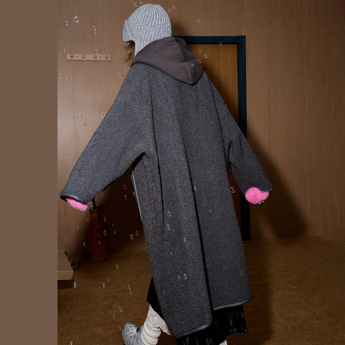 2025 Cappotto lungo con cappuccio da donna oversize nuovo stile pigro Accogliente trench britannico con coulisse per l'inverno Moda casual chic 2