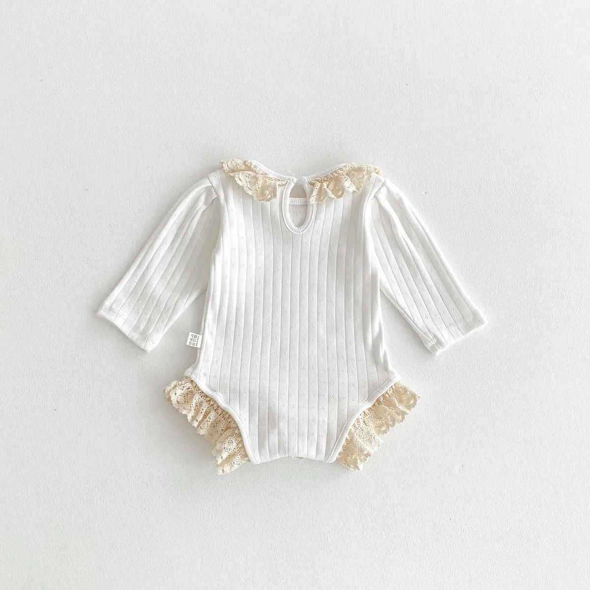 Autunno e inverno Baby stile coreano pizzo girocollo Hollow Pit Strip Boomsuit a maniche lunghe Boomsuit in pizzo con orlo per bambina 5