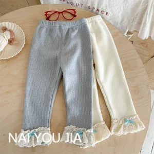 Pantaloni con fondo in peluche Autunno/Inverno 2025 Nuovi pantaloni in peluche tutto in uno per bambini, addensati per le ragazze da indossare esternamente 1