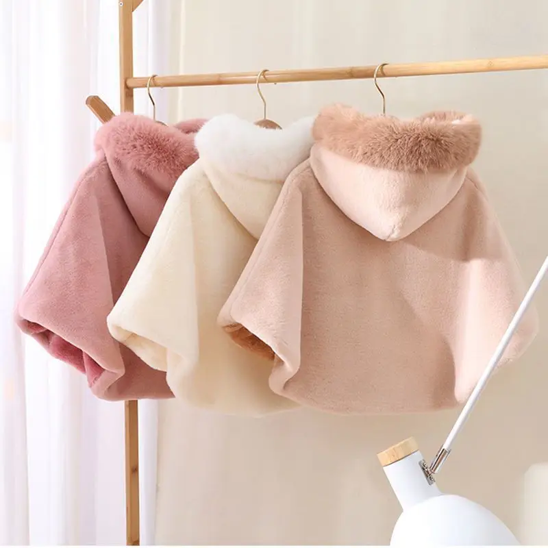 Imitazione Pelliccia Neonata Mantello Autunno Inverno Colore Solido Infantile Del Bambino Collo di Pelliccia Mantello Con Cappuccio Per 1-7Y Bambini Caldo Outwear Top 3