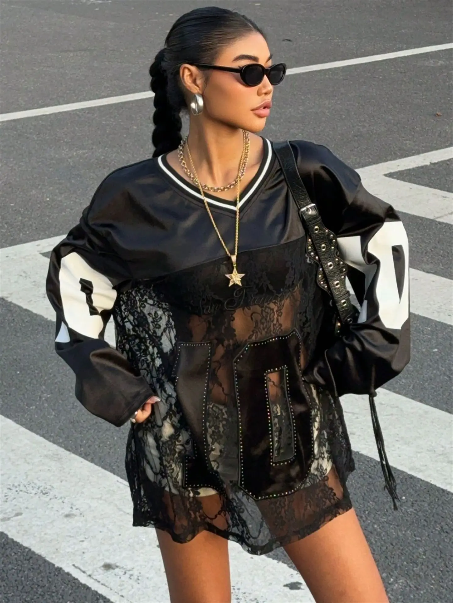 WLWXR Europa e America Sexy Lettera Stampa Pizzo Impiombato Trasparente Scollo a V T-shirt abiti da club per le donne 2025 3