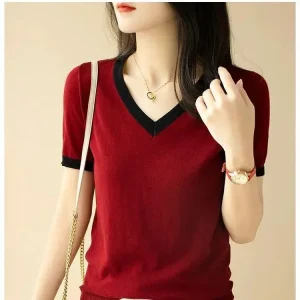 Nuovo 2025 T-shirt con scollo a V a maniche corte in maglia di seta di ghiaccio vestibilità ampia T-shirt da donna casual stile semplice plus size design a blocchi di colore 1