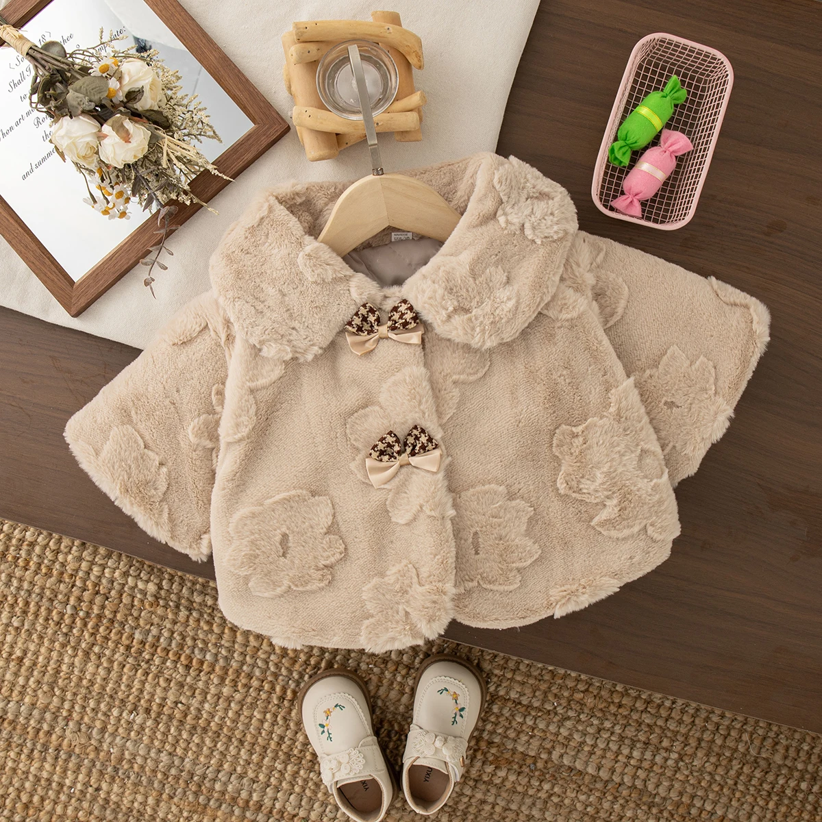 Cappotto da ragazza Autunno/Inverno Fiocco a quadretti Risvolto in puro colore Capispalla per bambina Giacche calde e carine Vestiti per bambini 3