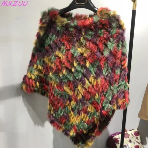 2025 Scialle di pelliccia naturale lavorato a maglia invernale Moda donna Vendita calda Mantello di capelli di coniglio colorato Poncho di colore arcobaleno femminile Streetwear 1