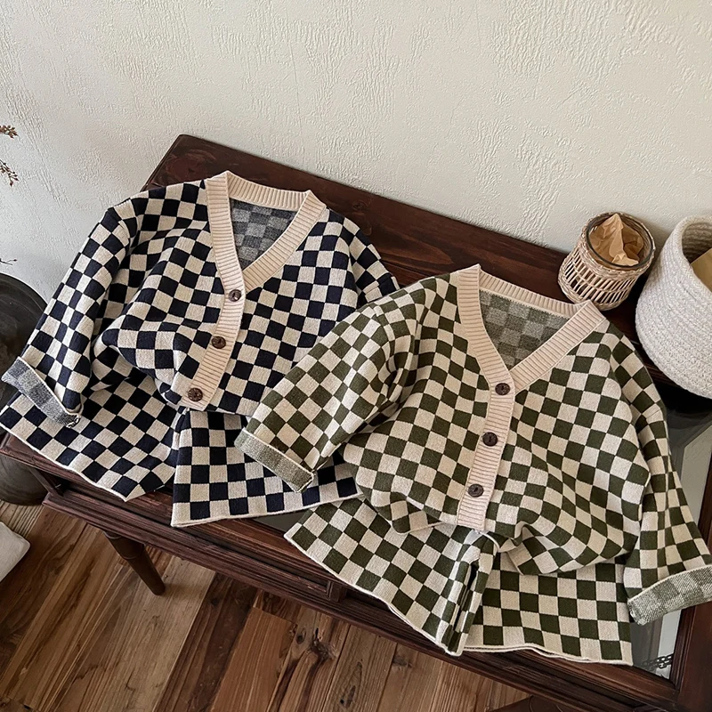 Nuova primavera autunno stile coreano vestiti della neonata vestito a maniche lunghe Plaid Cardigan in maglia cappotto + pantaloncini bambini Set di abbigliamento lavorato a maglia 2