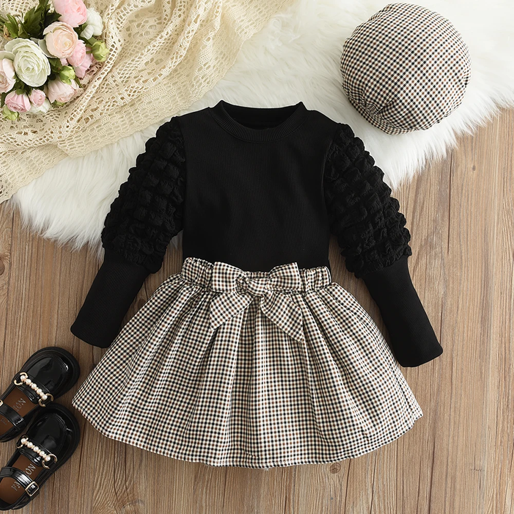 Set da ragazza 2023 autunno nuovi bambini girocollo top + fiocco gonna corta scozzese + cappello tre pezzi set di moda per bambini 1