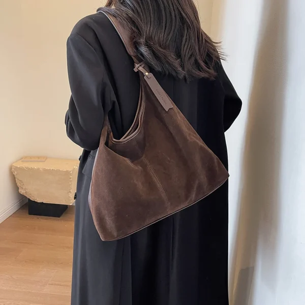 Borse a tracolla in pelle scamosciata da donna Tote alla moda Borse da donna Autunno Inverno Borsa di grande capacità Borsa da pendolare casual con chiusura magnetica 3