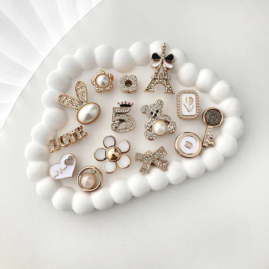 Set di 14 spille con ciondoli per scarpe con strass scintillanti e perle finte, decorazioni staccabili fai-da-te per zoccoli CROCS 6