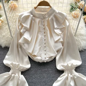 SINGREINY Camicia allentata in raso di alta qualità Maniche lunghe svasate Ruffles O Collo Perline Camicetta casual da donna da ufficio delicata 1