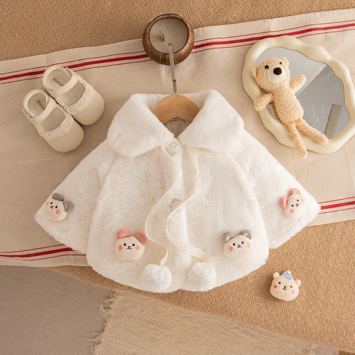 Abbigliamento invernale da ragazza Cappotto invernale da ragazza caldo foderato in shearling dei cartoni animati Adorabile capospalla per bambini con colletto 4