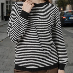 Maglione da donna ZANZEA 2025 Pullover autunnali Manica lunga a sbuffo Maglia a righe Girocollo con spalle scoperte Maglioni moda casual solidi 1