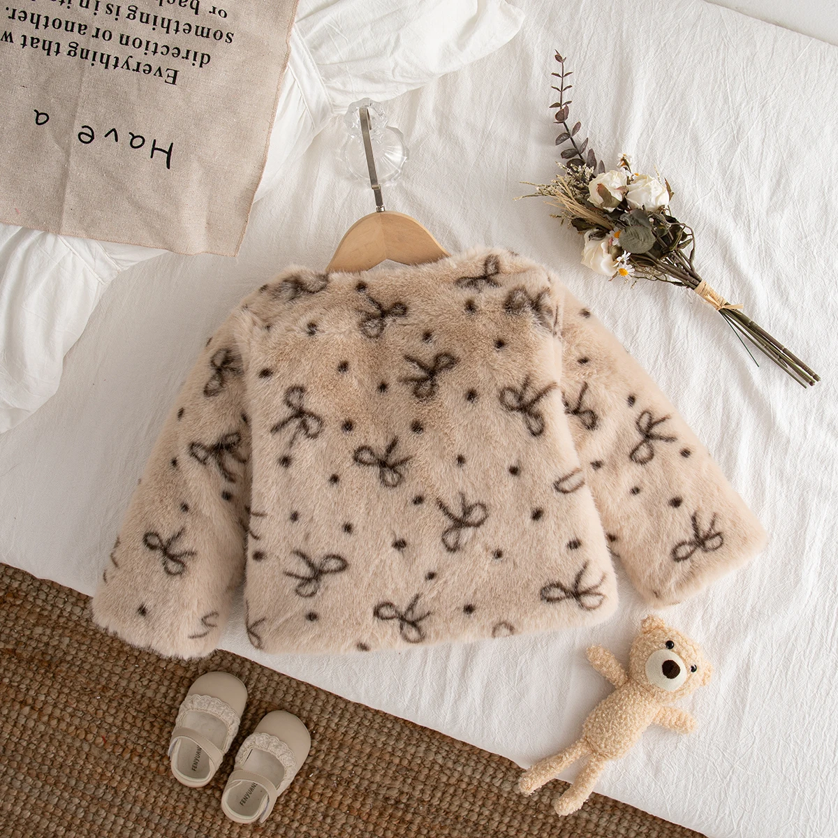 Cappotto invernale per bambina a maniche lunghe con fiocco nuovo, abbigliamento per bambini dolce e caldo adatto ai bambini di età compresa tra 9 mesi a 4 anni 4