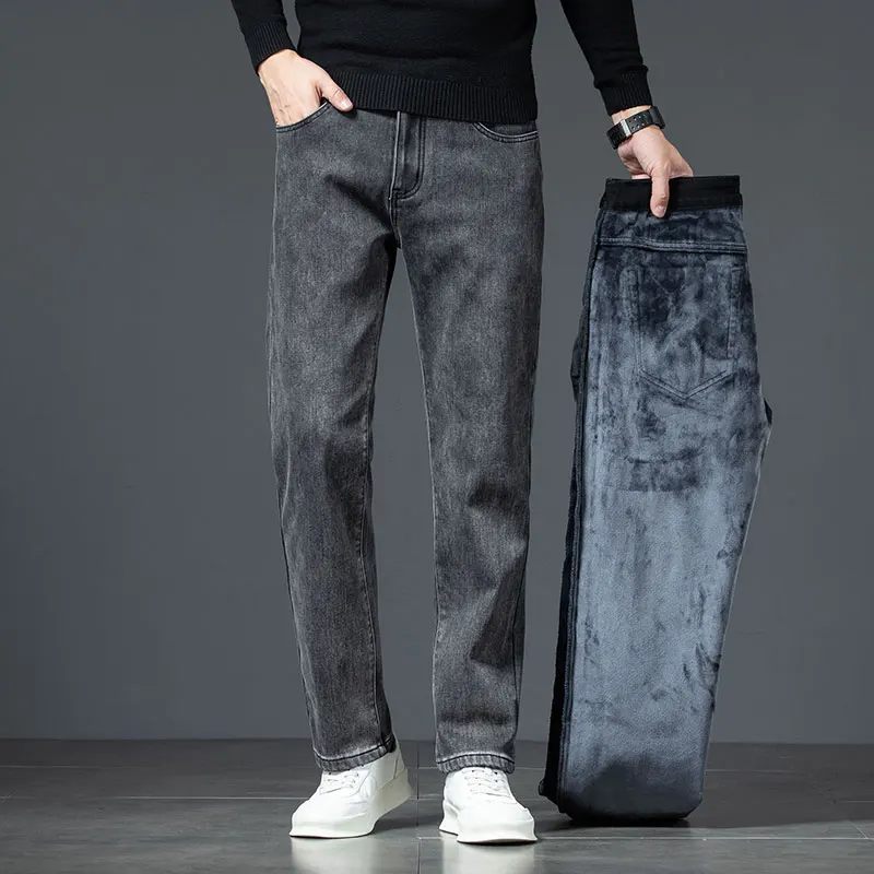 Jeans in pile da uomo invernali 2025 ispessito velluto caldo pantaloni in denim dritti larghi comodi pantaloni classici neri grigi di marca 2