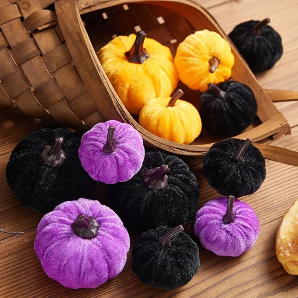 Centrotavola da tavolo con zucche finte in velluto di zucca di Halloween per il raccolto autunnale in fattoria Decorazione per feste di Halloween Puntelli di zucca 4