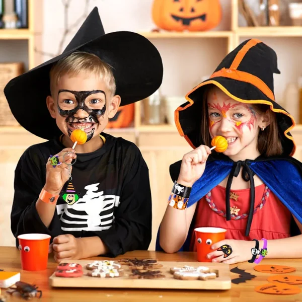 6-40 pezzi Regali di Halloween Giocattoli Bracciale schiaffo Strega Scheletro Zucca Fantasma Portachiavi Festa Kid Tornante Anello Bomboniera di compleanno Forniture 5