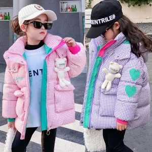 2025 Inverno Tenere al caldo Principessa Ragazze Giacca Griglia Design Fodera imbottita con cappuccio in velluto Cappotto pesante per bambini inviato Orso bambola 1