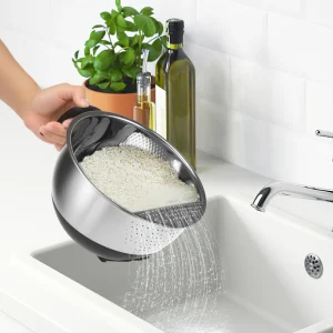 Ciotola per colino per lavaggio riso in acciaio inossidabile con base e manico in silicone Scolapiatti laterali versatili per la pulizia di frutta e verdura 1