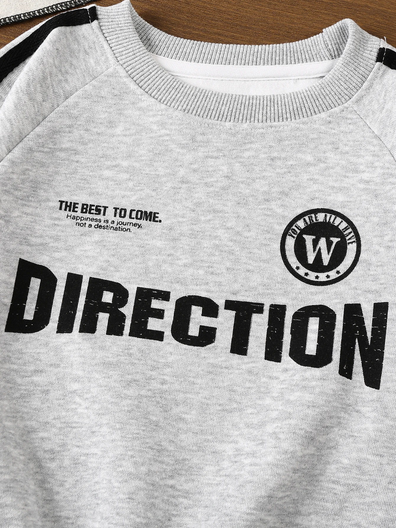 @Nuovi set di felpe con stampa di lettere casual per bambini e ragazzi per bambini, vestiti alla moda per bambina, tuta morbida a maniche lunghe e 3