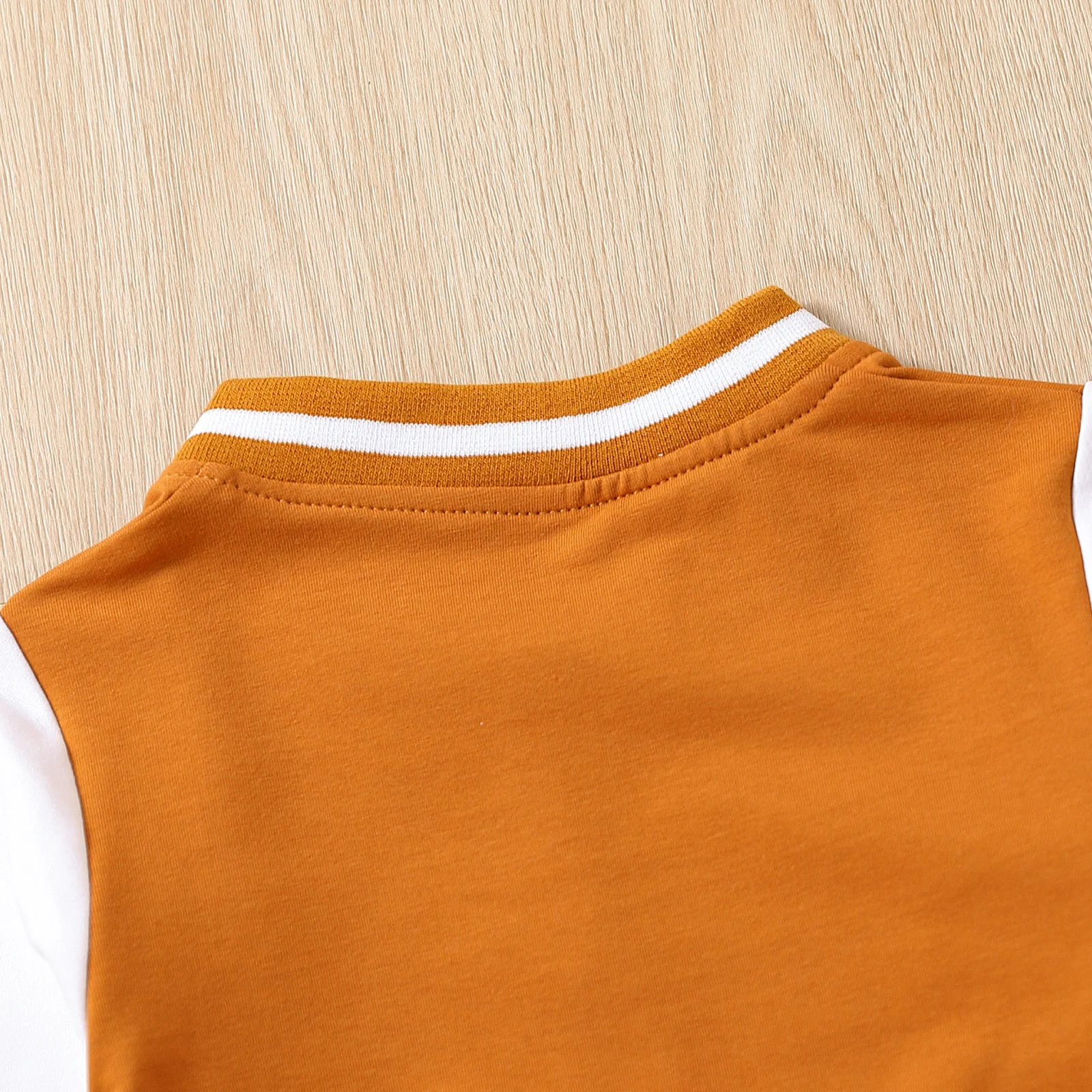 Maglia da Baseball americana lettere di peluche allentate ricamate nuova giacca Casual giuntura bicolore adatta per l'autunno e l'inverno 4