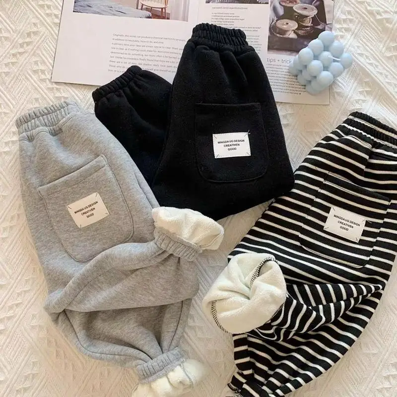Pantaloni sportivi in peluche per ragazzi e ragazze autunno inverno Nuova edizione coreana Pantaloni per bambini a righe Pantaloni per ragazzi Vestiti invernali per ragazze 2