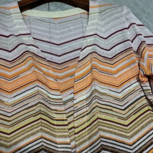 Cardigan lungo lavorato a maglia a righe da donna 2025 Nuovo maglione femminile alla moda con scollo a V 1