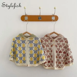Autunno nuovo stile 0-3 anni abbigliamento per bambini neonata neonato squisito cappotto con cappuccio lavorato a maglia jacquard alla moda 1