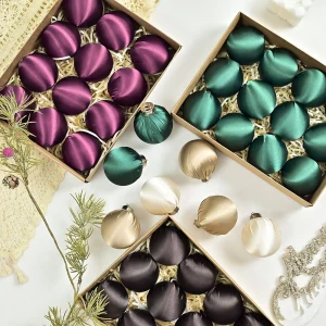 Set di palline da appendere in velluto lucido natalizio, decorazione per ciondolo d'ambiente per festival di famiglia, ornamento classico con palla di buon Natale 1