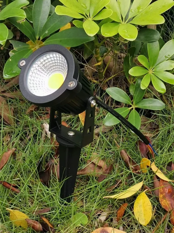 Luci da giardino a LED Lampada da prato impermeabile a LED per esterni 220V110V12V 5W Lampadina a punta paesaggistica IP65 Faretti da giardino a luce LED 3