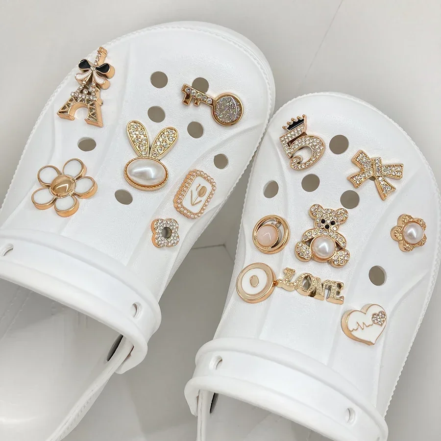 Set di 14 spille con ciondoli per scarpe con strass scintillanti e perle finte, decorazioni staccabili fai-da-te per zoccoli CROCS 3