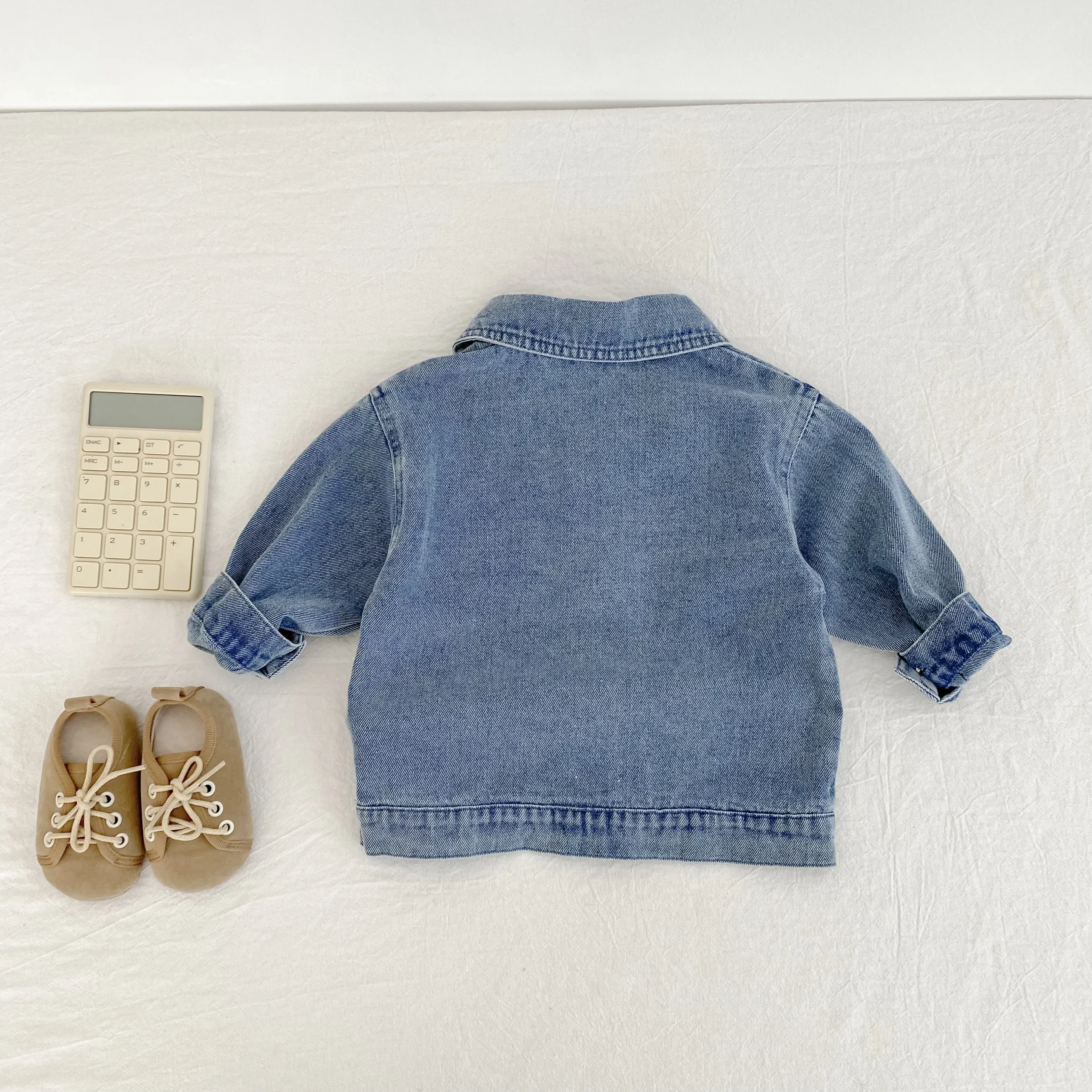 Nuovi vestiti autunnali per neonati di età compresa tra 0 e 3 anni, giacca a maniche lunghe in denim con doppia tasca 2