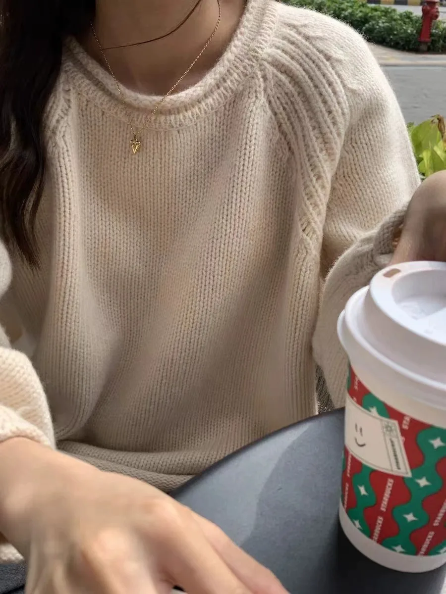 Nuovo maglione da donna in puro cashmere autunno e inverno con fondo maglione lavorato a maglia sciolto con collo rotondo e bordo arrotolato spesso 2